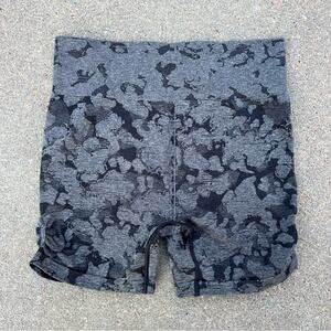 Gymshark Adapt Camo Seamless Shorts Ruched Leg Workout Athletic LARGE?